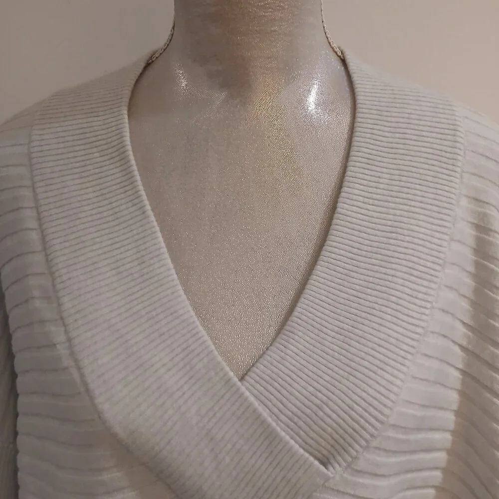 Womans Sweater - Picture 4 of 7